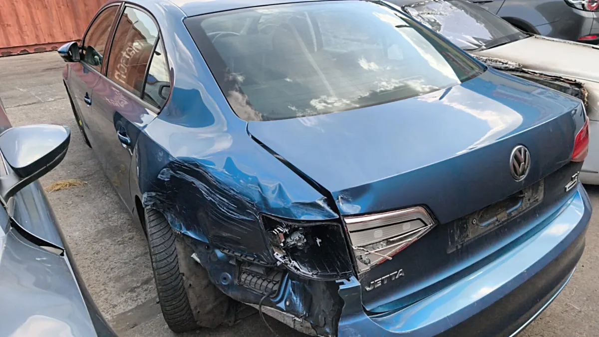 2015 VOLKSWAGEN JETTA 2.0 DIESEL FOR BREAKING - Image 4