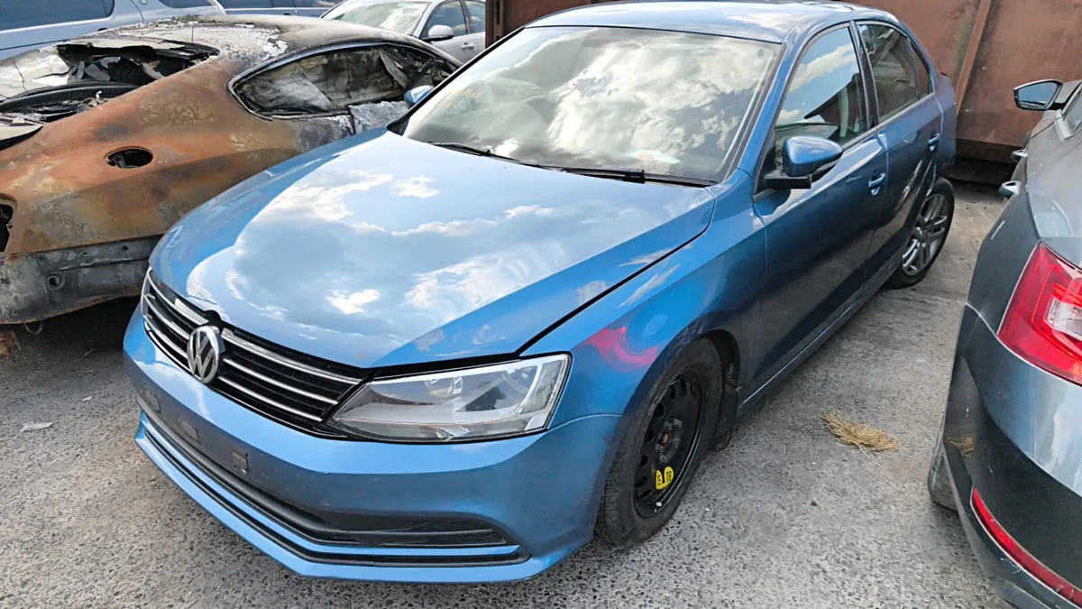 2015 VOLKSWAGEN JETTA 2.0 DIESEL FOR BREAKING - Image 2