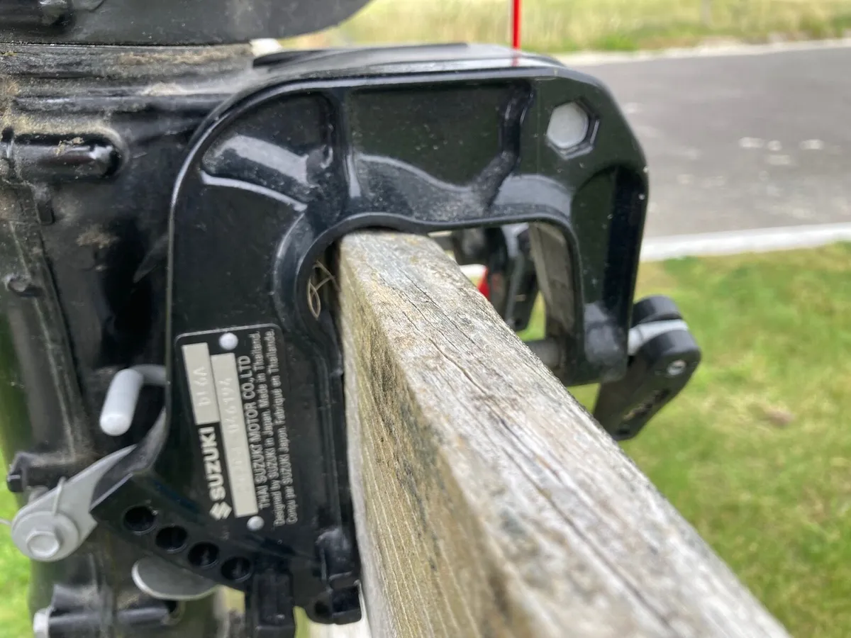 Suzuki DF6A 6hp  4 stroke long shaft Outboard - Image 2