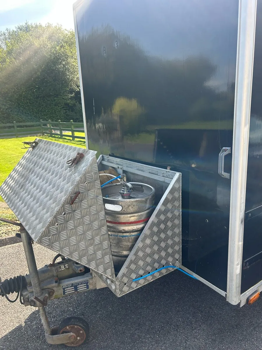 Mobile pub/bar - Image 3