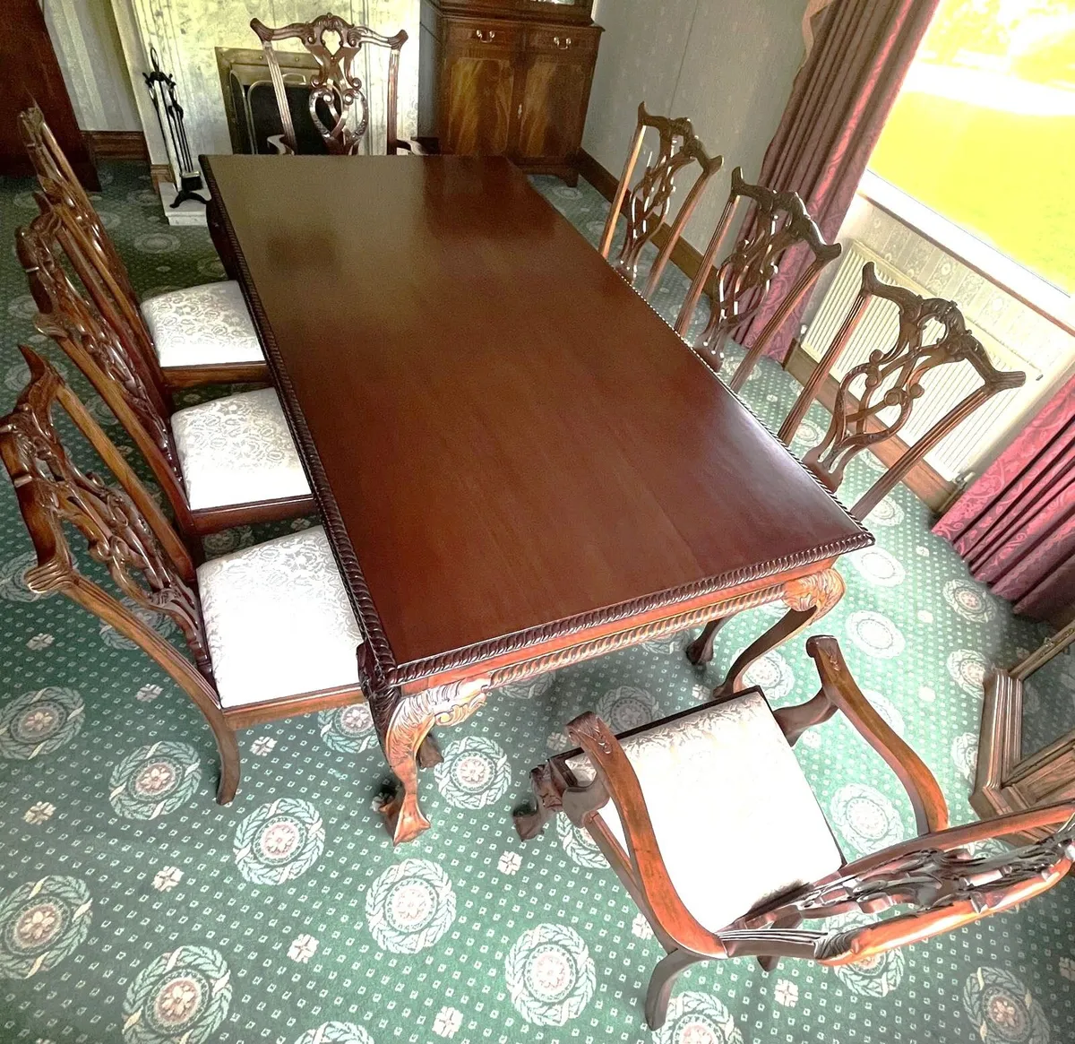 Table and Chairs - Image 4