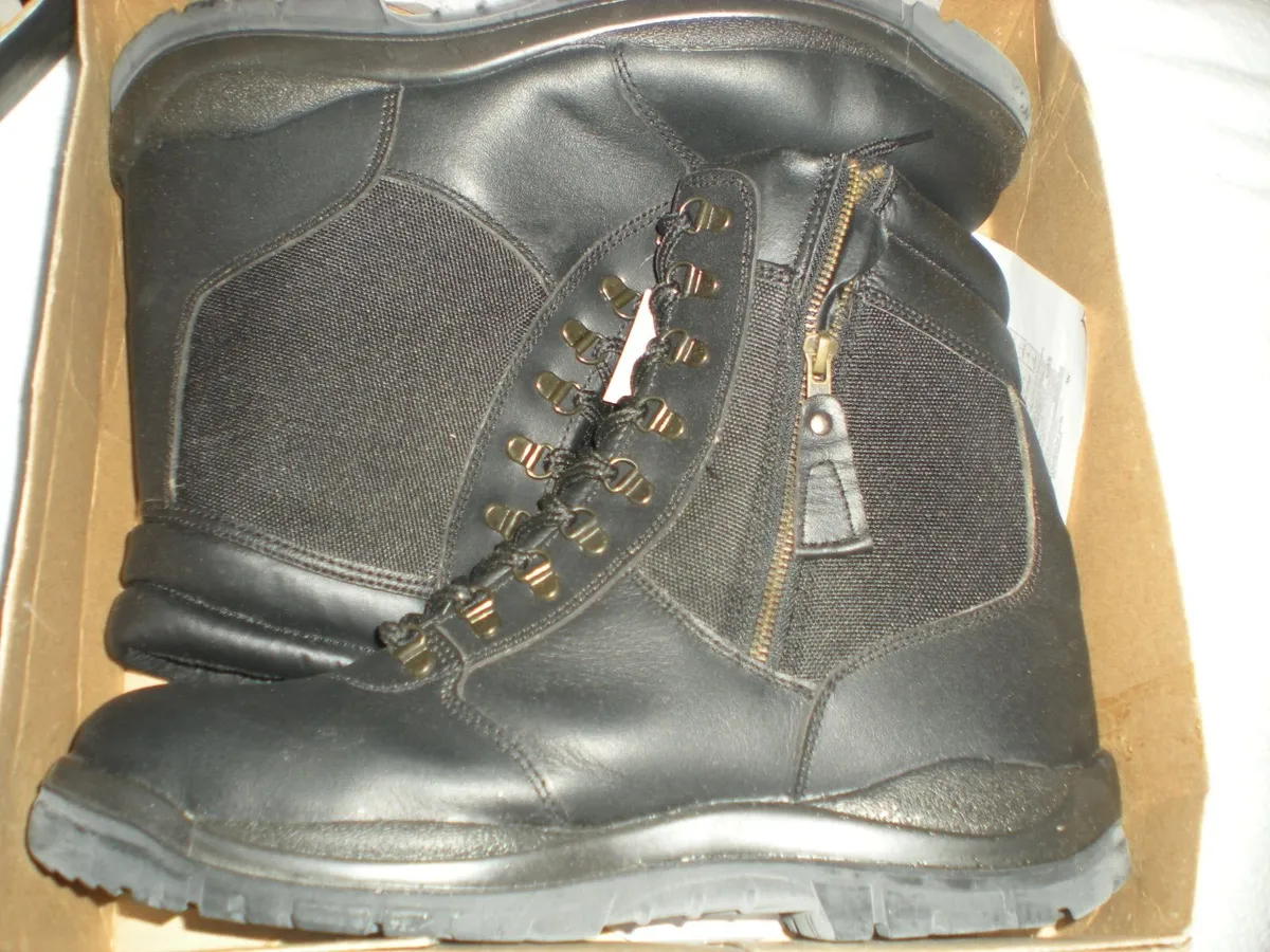 Boots - Image 2