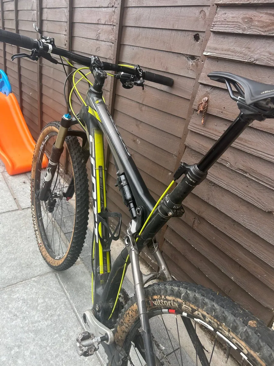 Scott Spark Carbon Full Suspension mountain bike - Image 2