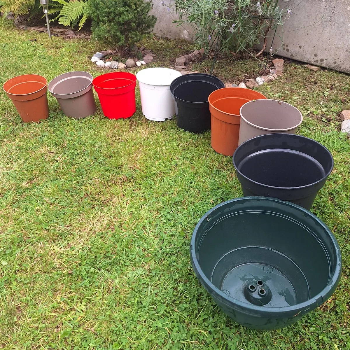 Plastic  Plant Pots  Set of 9 Or Individual - Image 2