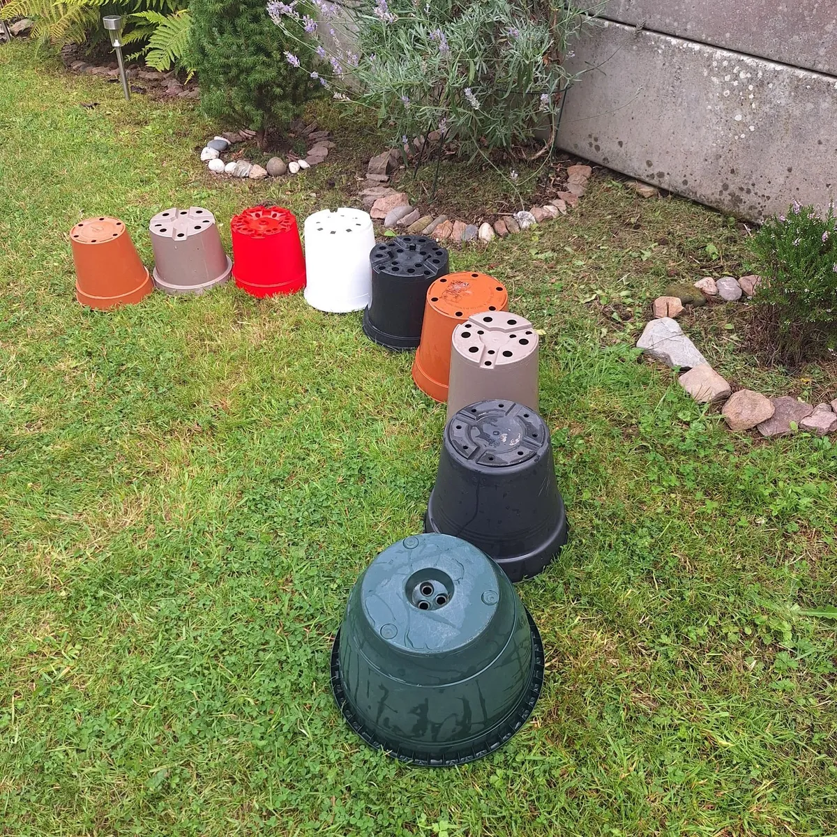 Plastic  Plant Pots  Set of 9 Or Individual - Image 4