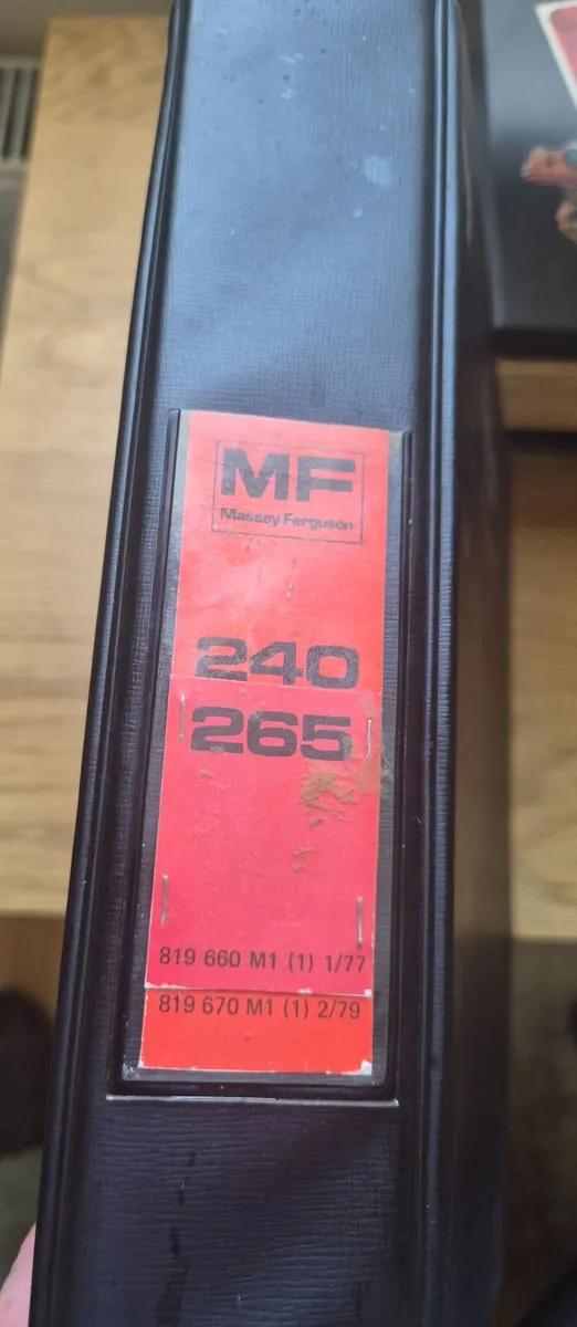 Massey Ferguson Tractor 240 + 265 Parts Catalogue - Image 2
