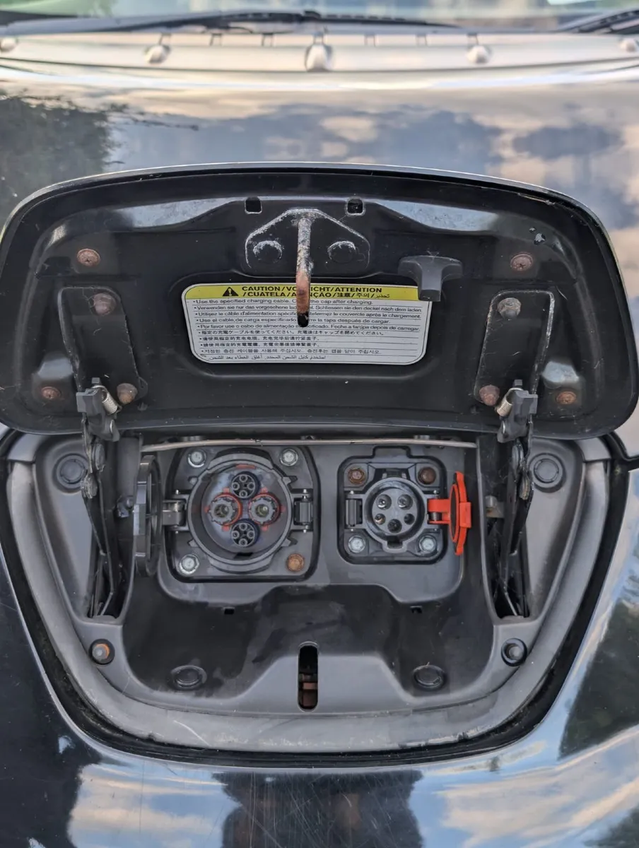 2012 Nissan Leaf/Charging point/ Granny Lead - Image 4