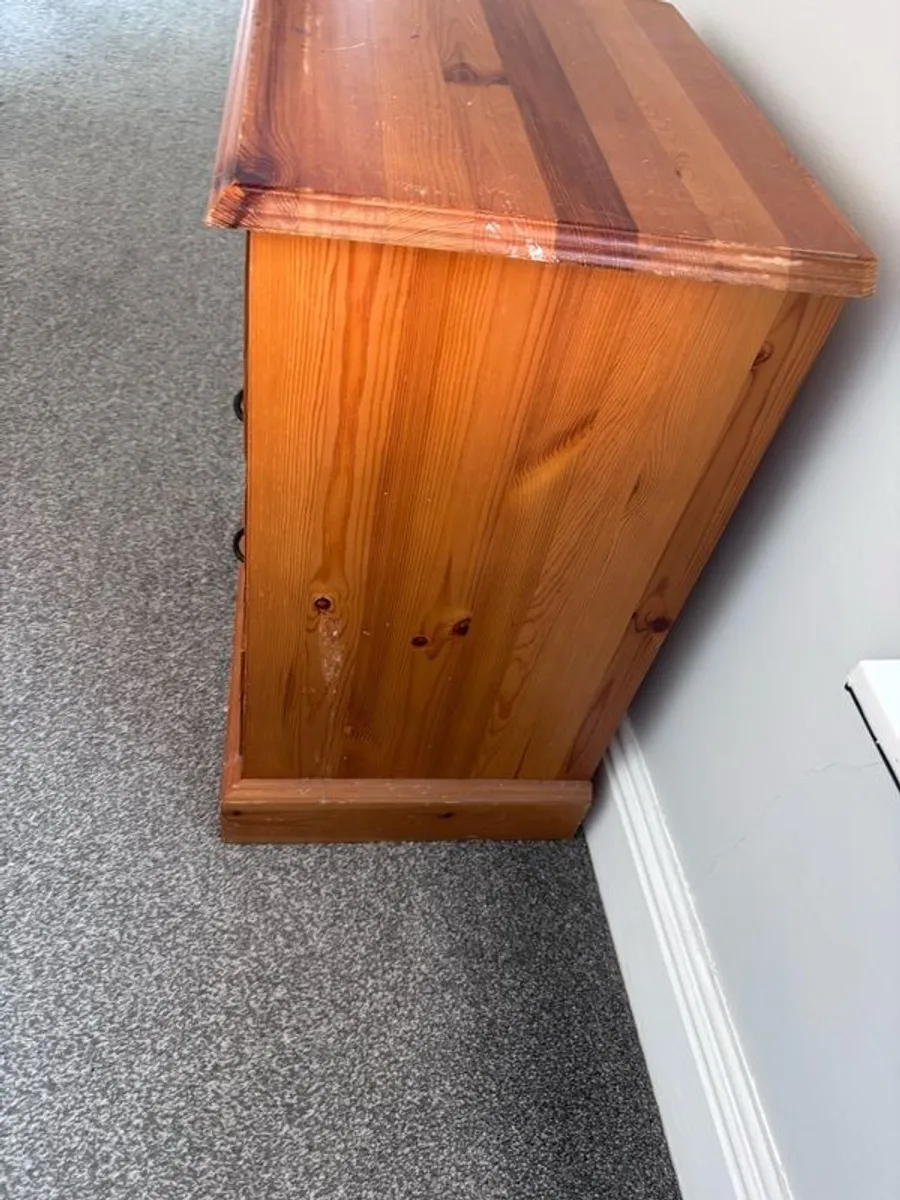 two bedside lockers - Image 4