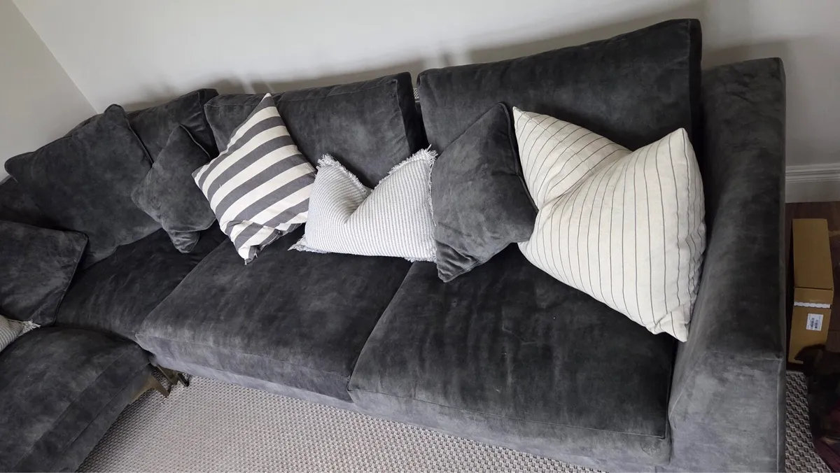 Baltimore Corner Sofa by Finline - Image 4