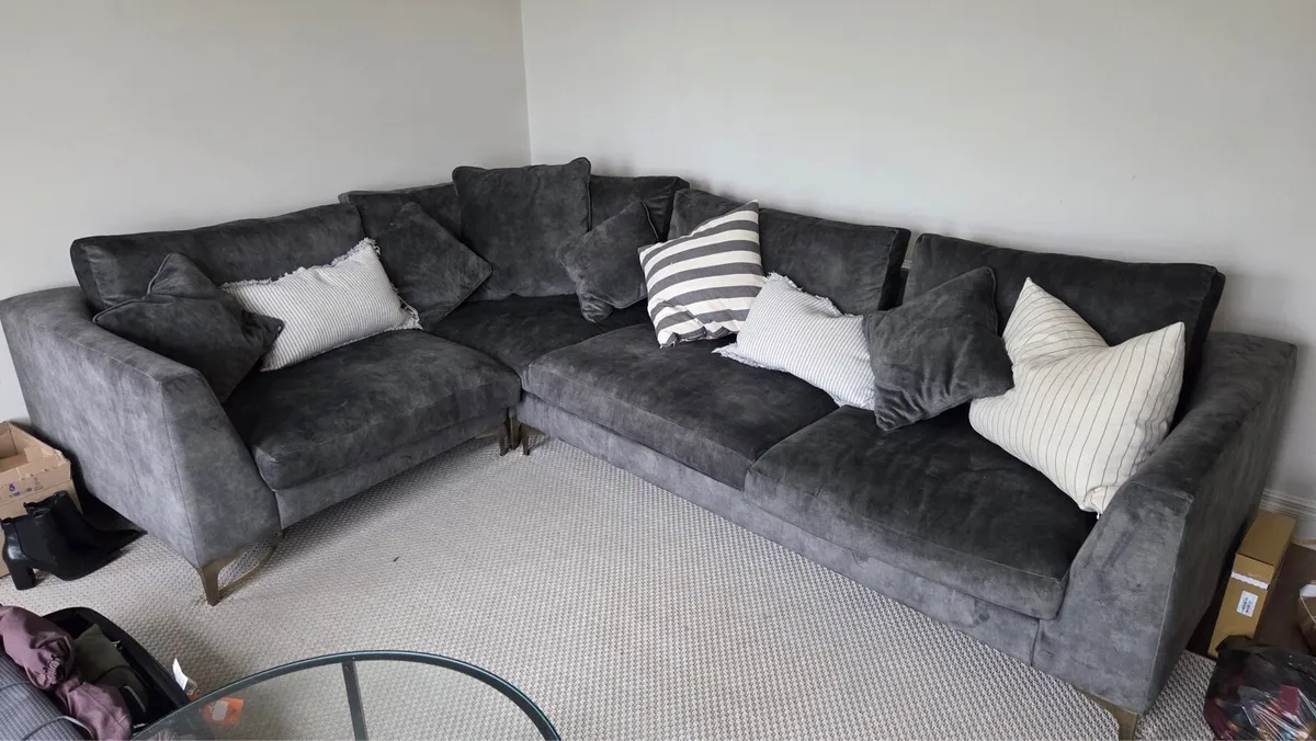 Baltimore Corner Sofa by Finline - Image 1