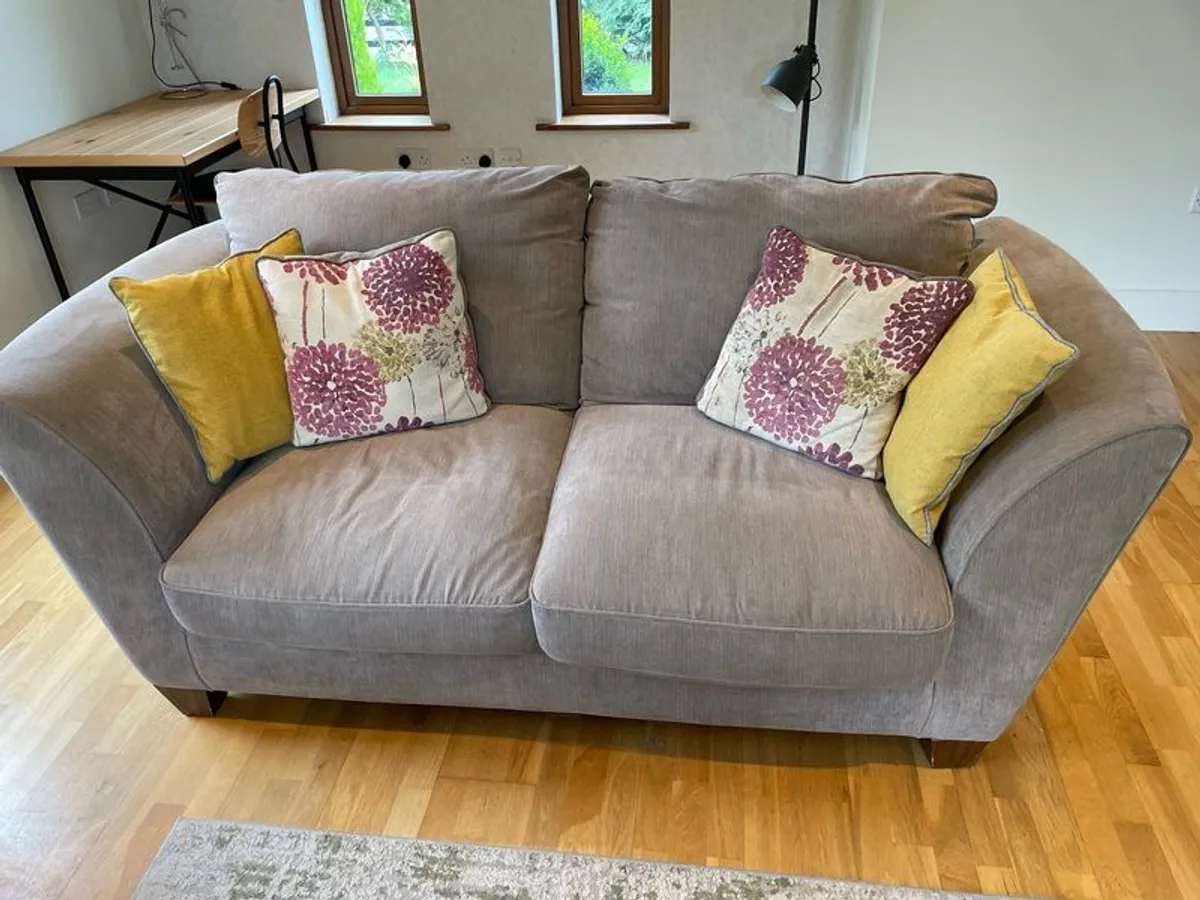 2 and 3 Seater Couch - Image 4