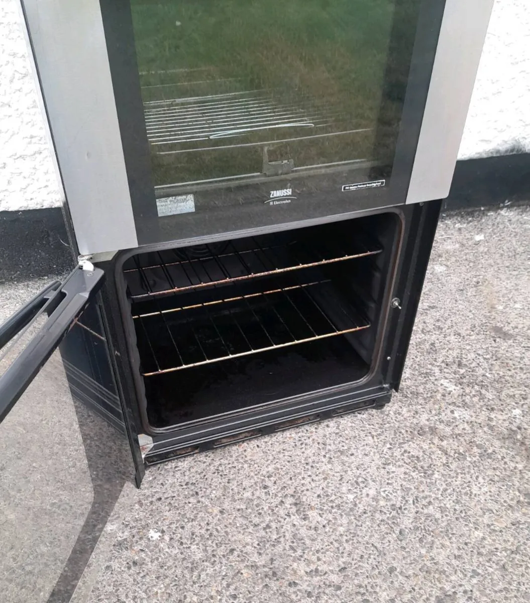 Zanussi electric cooker for sale - Image 4