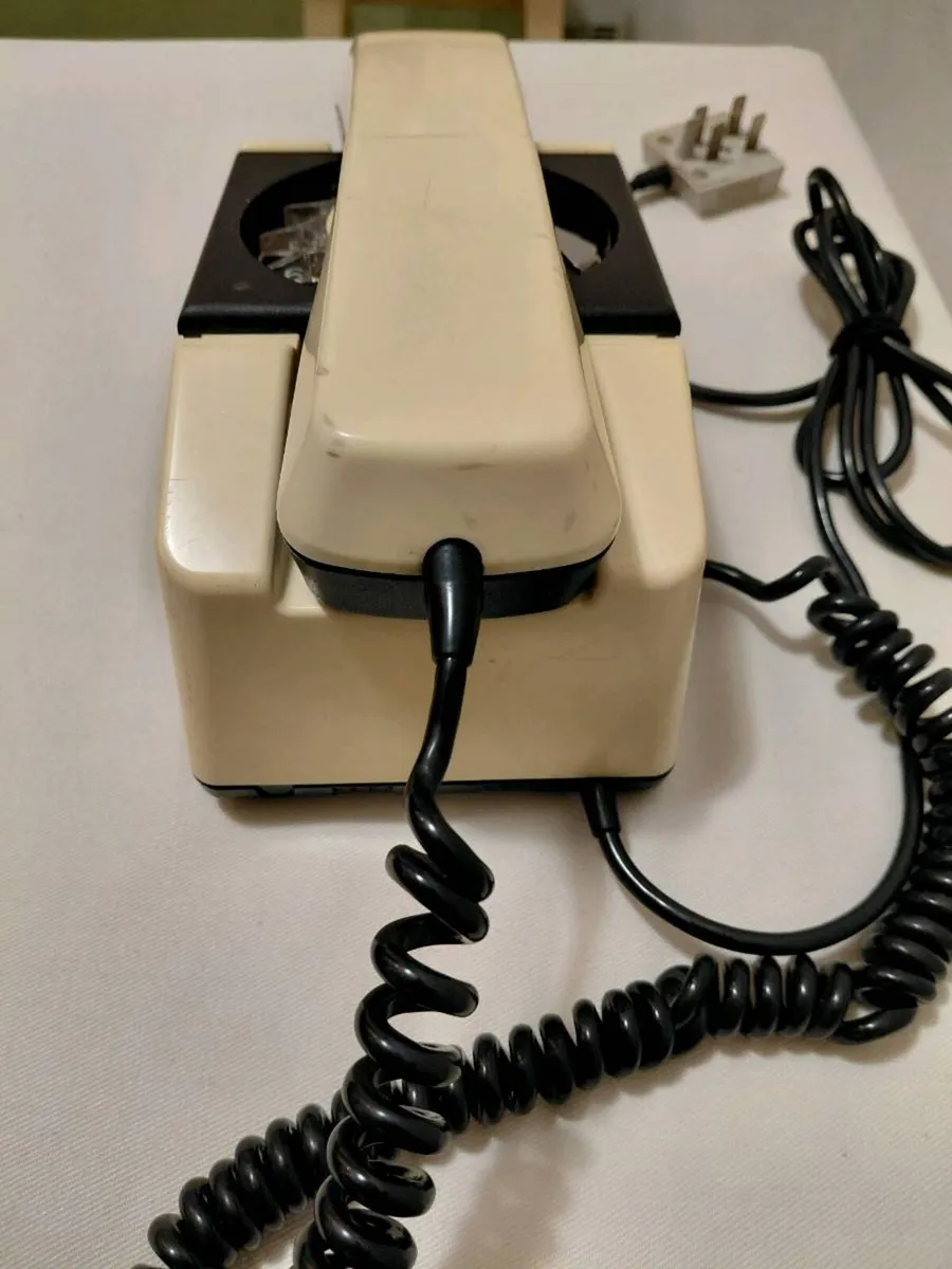 Rotary retro phone - Image 3