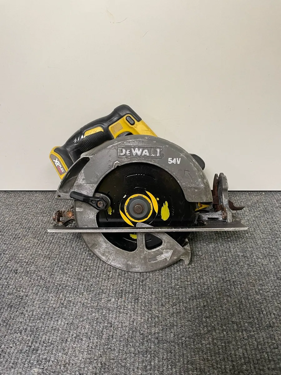 De Walt Circular Saw - Baretool - 54volt - DCS575 - Image 1