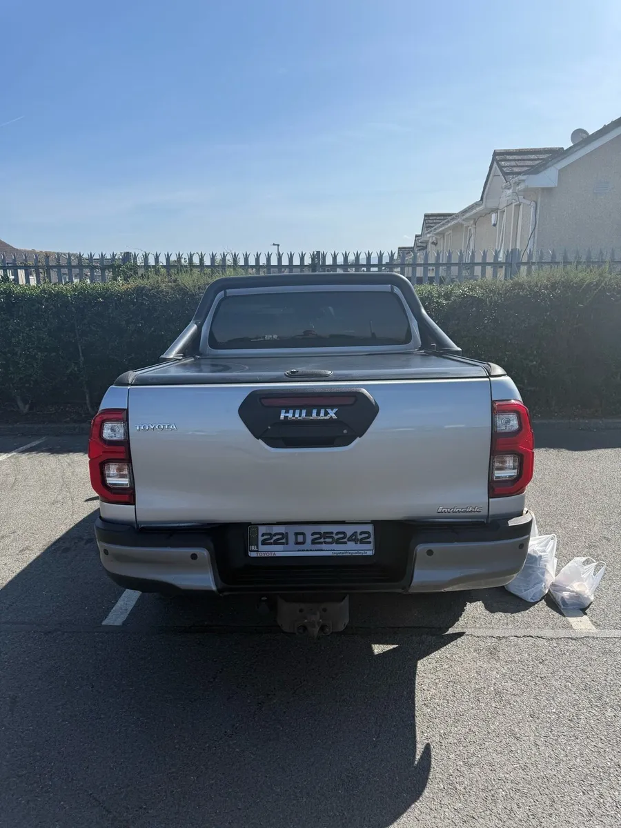 Toyota Hilux invincible - Image 2