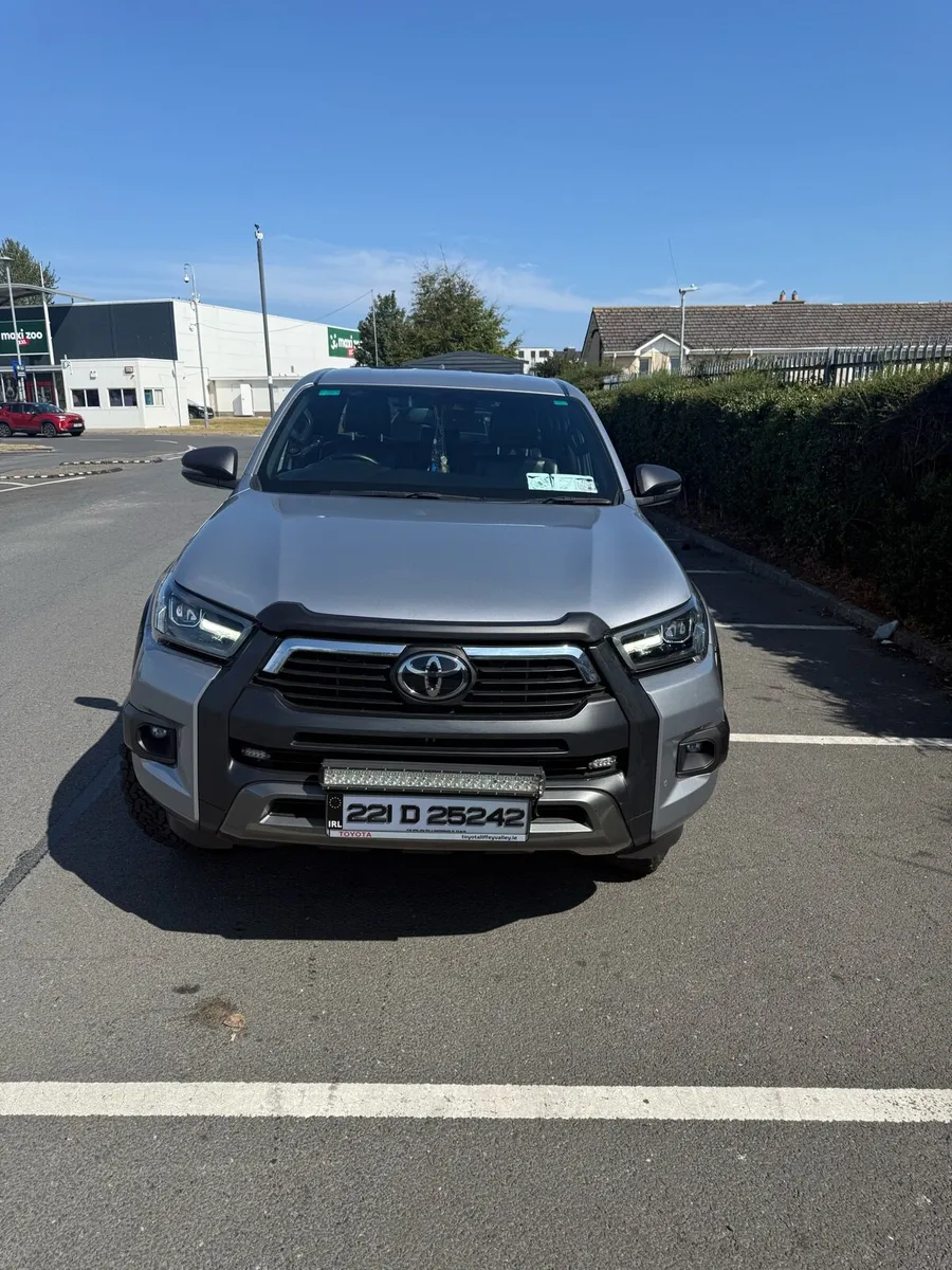 Toyota Hilux invincible - Image 3