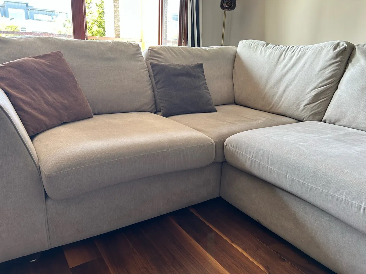 Couch - Image 3