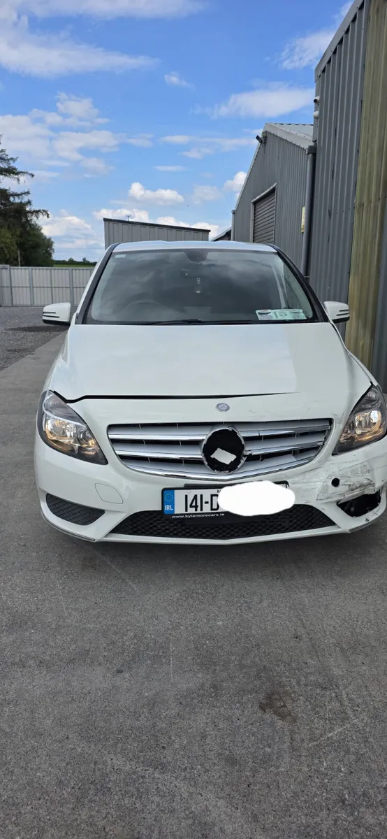 141 MERCEDES B180 AUTO - Image 2