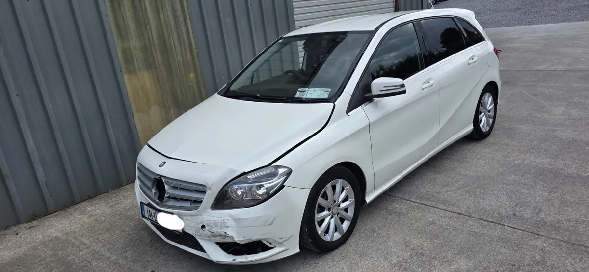 141 MERCEDES B180 AUTO - Image 3