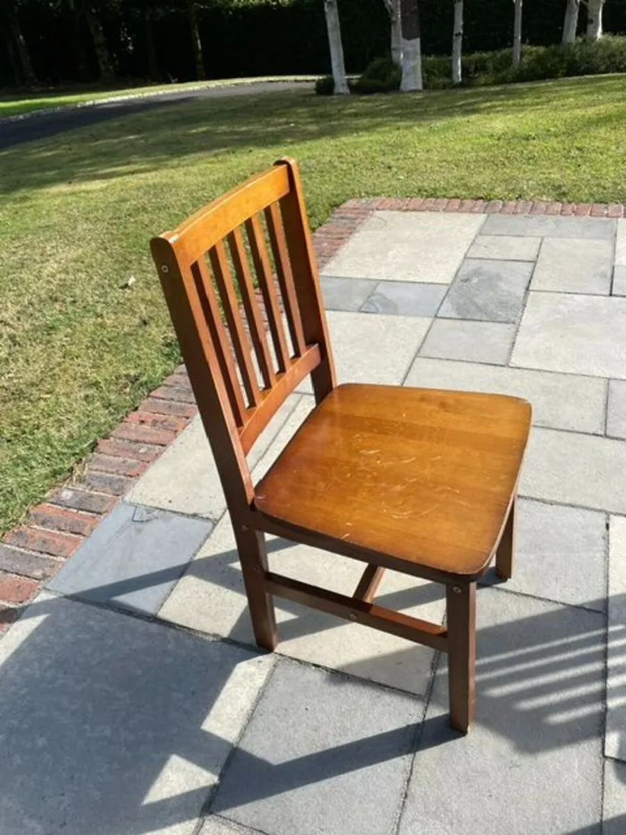 Dining table and 8 chairs - Image 2