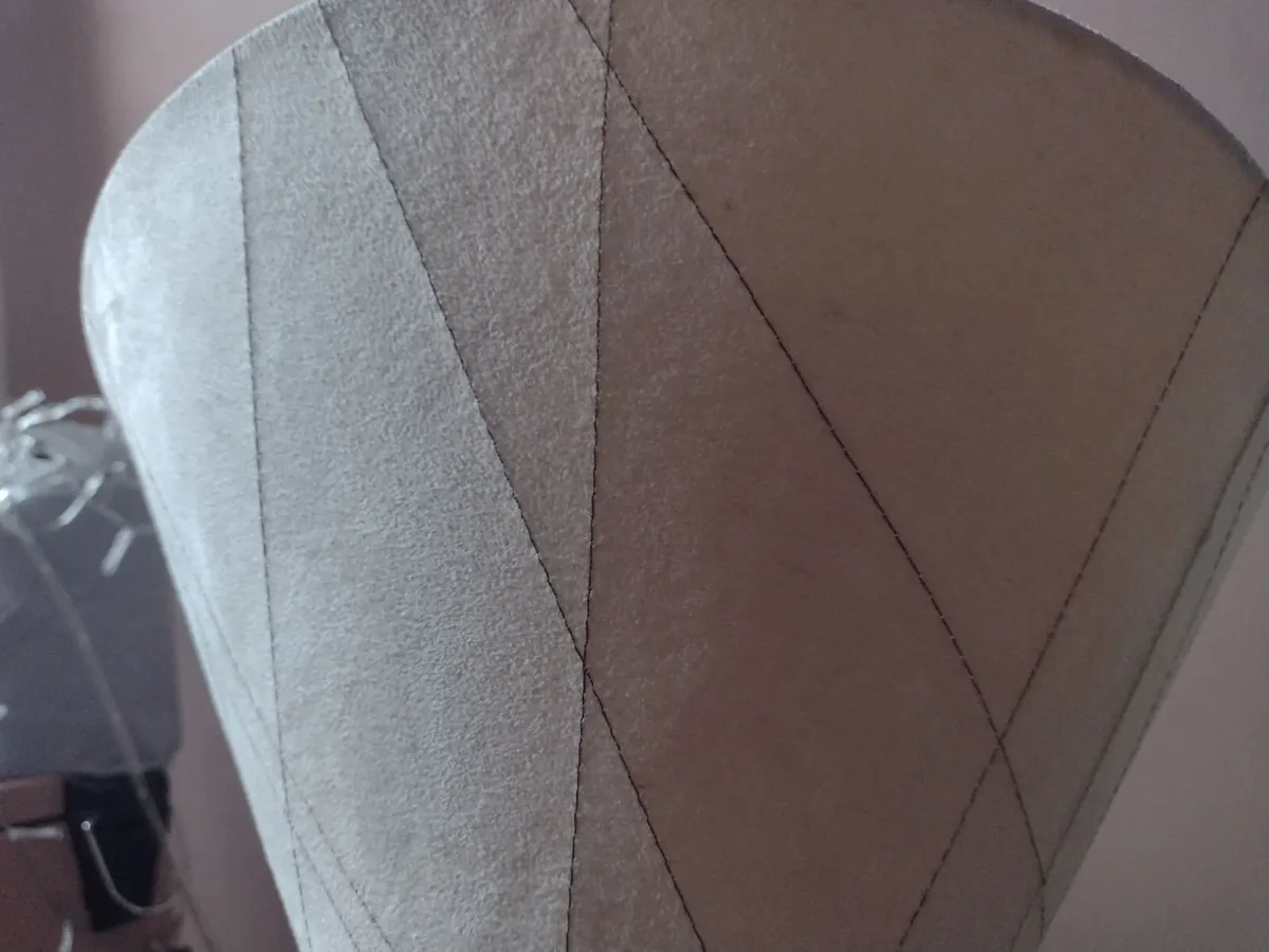 Beige velvet lampshade with stitch pattern - Image 2