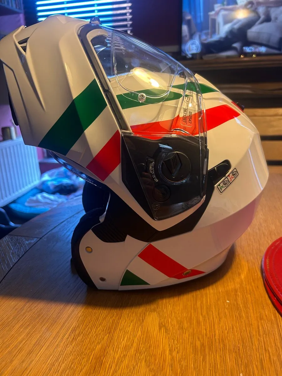 Schuberth c3 pro and caberg size large - Image 4