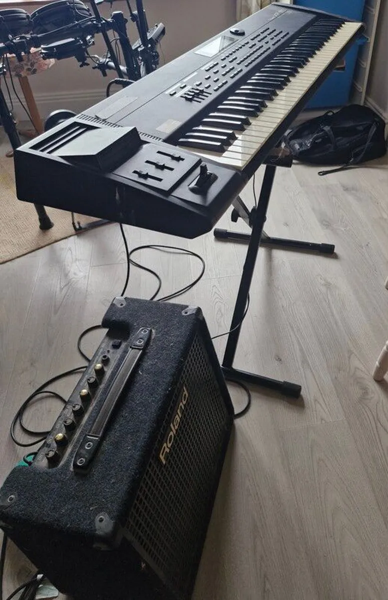 Roland XP80 Music Workstation - Image 2
