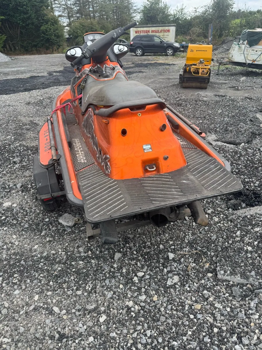 Jet ski and trailer - Image 3