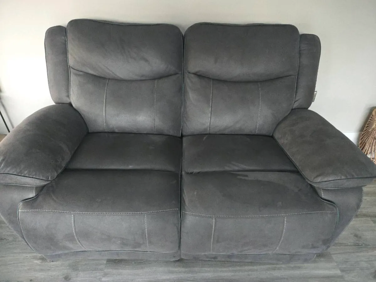 Two recliner couches - Image 3