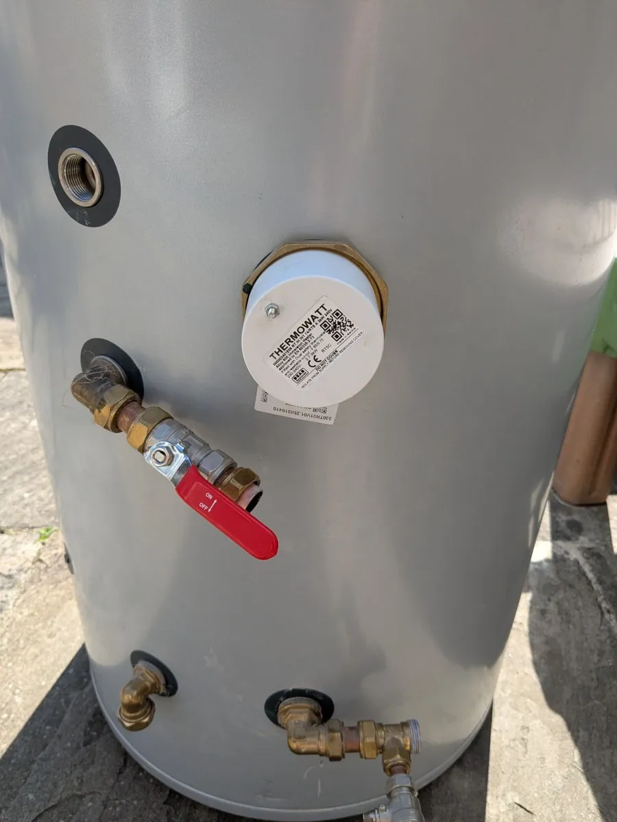 Joule Hot Water Solar Cylinder - Image 2