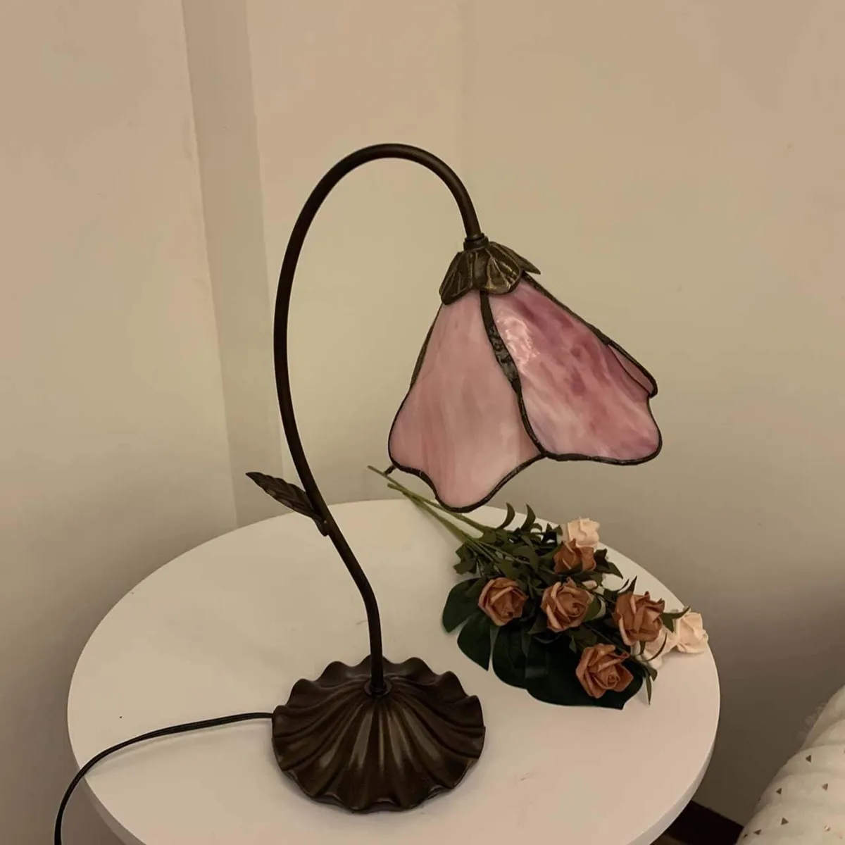 Flower Tiffany Style Stained Glass Table Lamp - Image 3