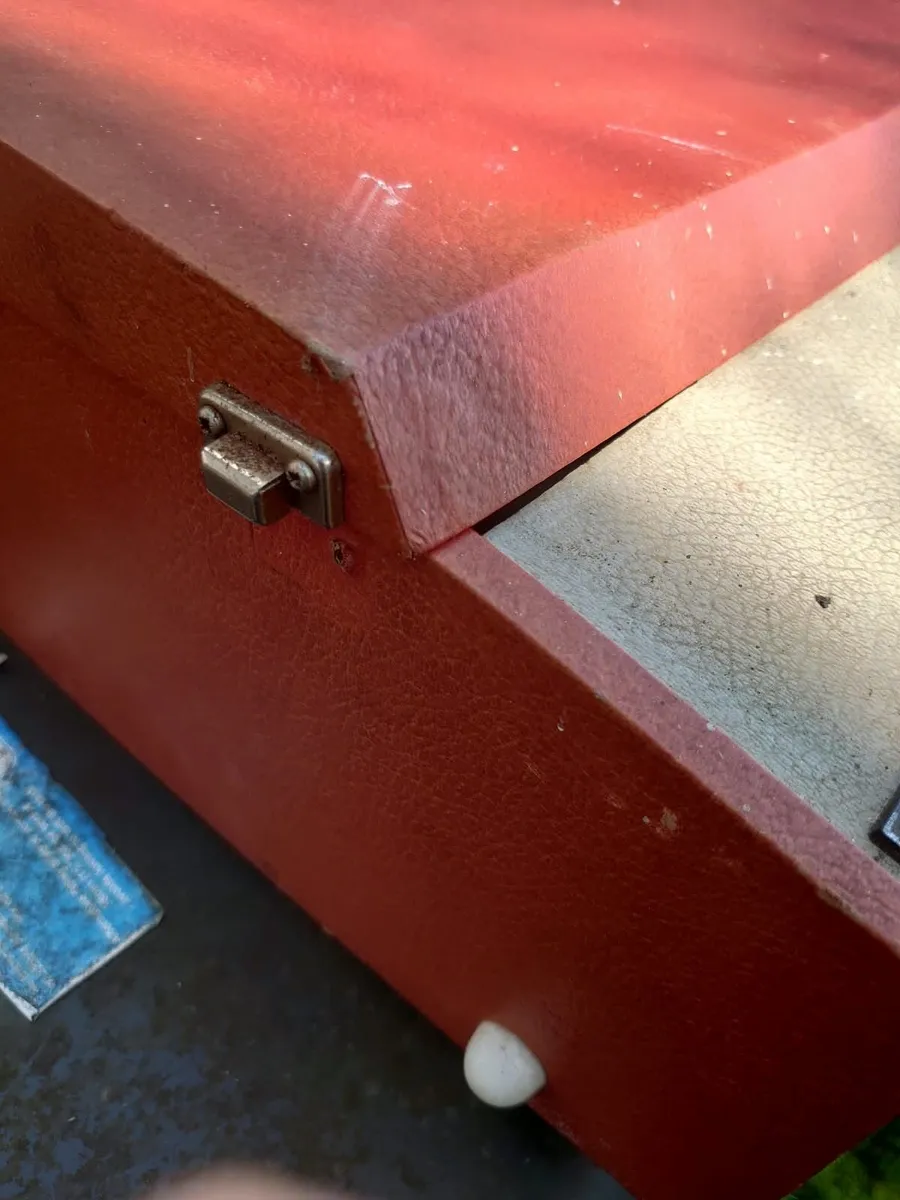 VINTAGE RED "TELLUX" RECORD PLAYER - Image 3