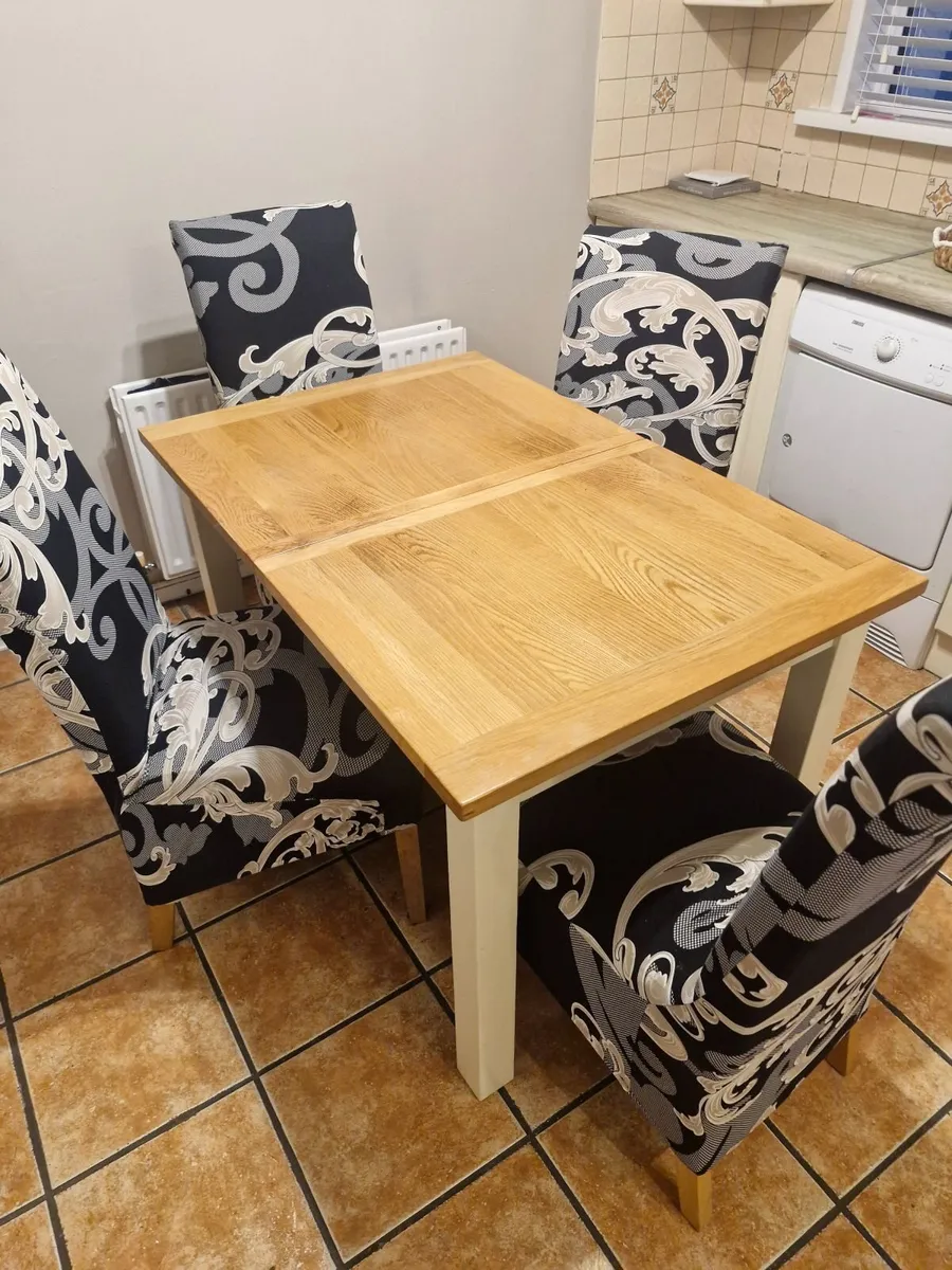 Kitchen table and 4 chairs - Image 2