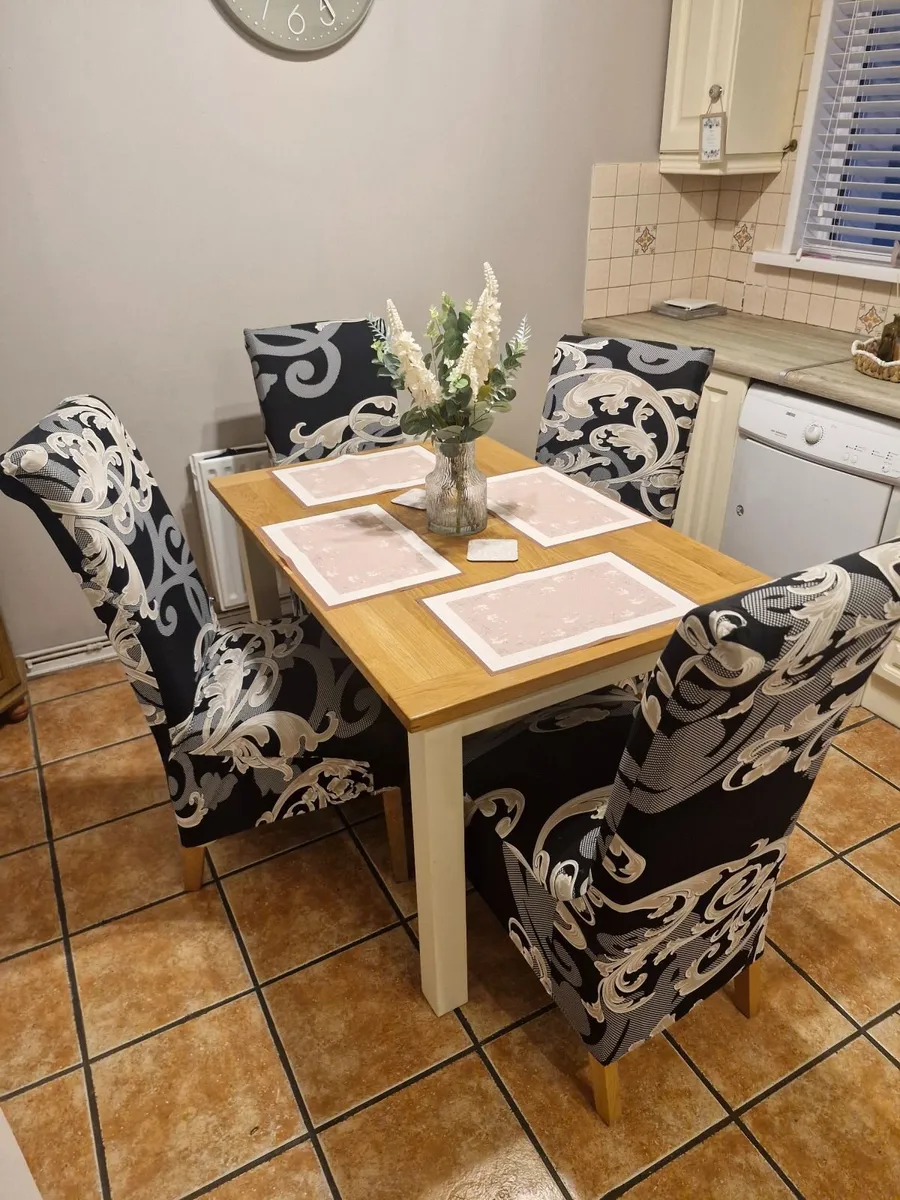 Kitchen table and 4 chairs - Image 3