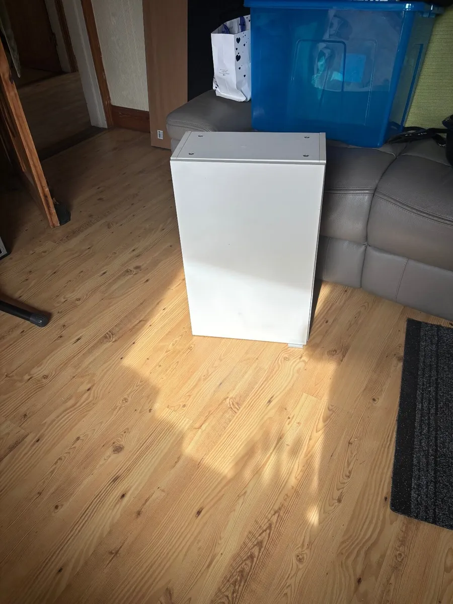 Bathroom cabinet - Image 1