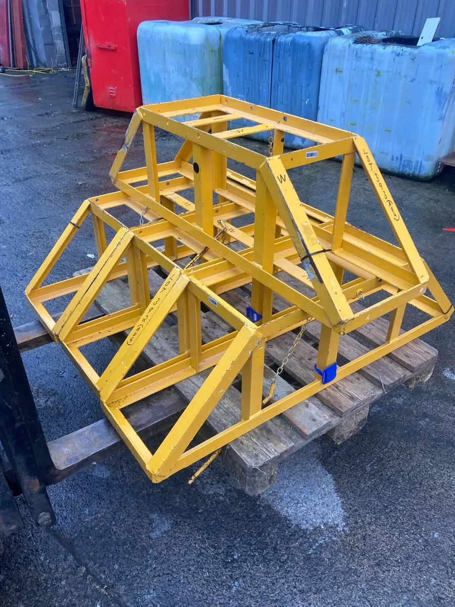 Cable Jacks Plinths for sale - Image 3