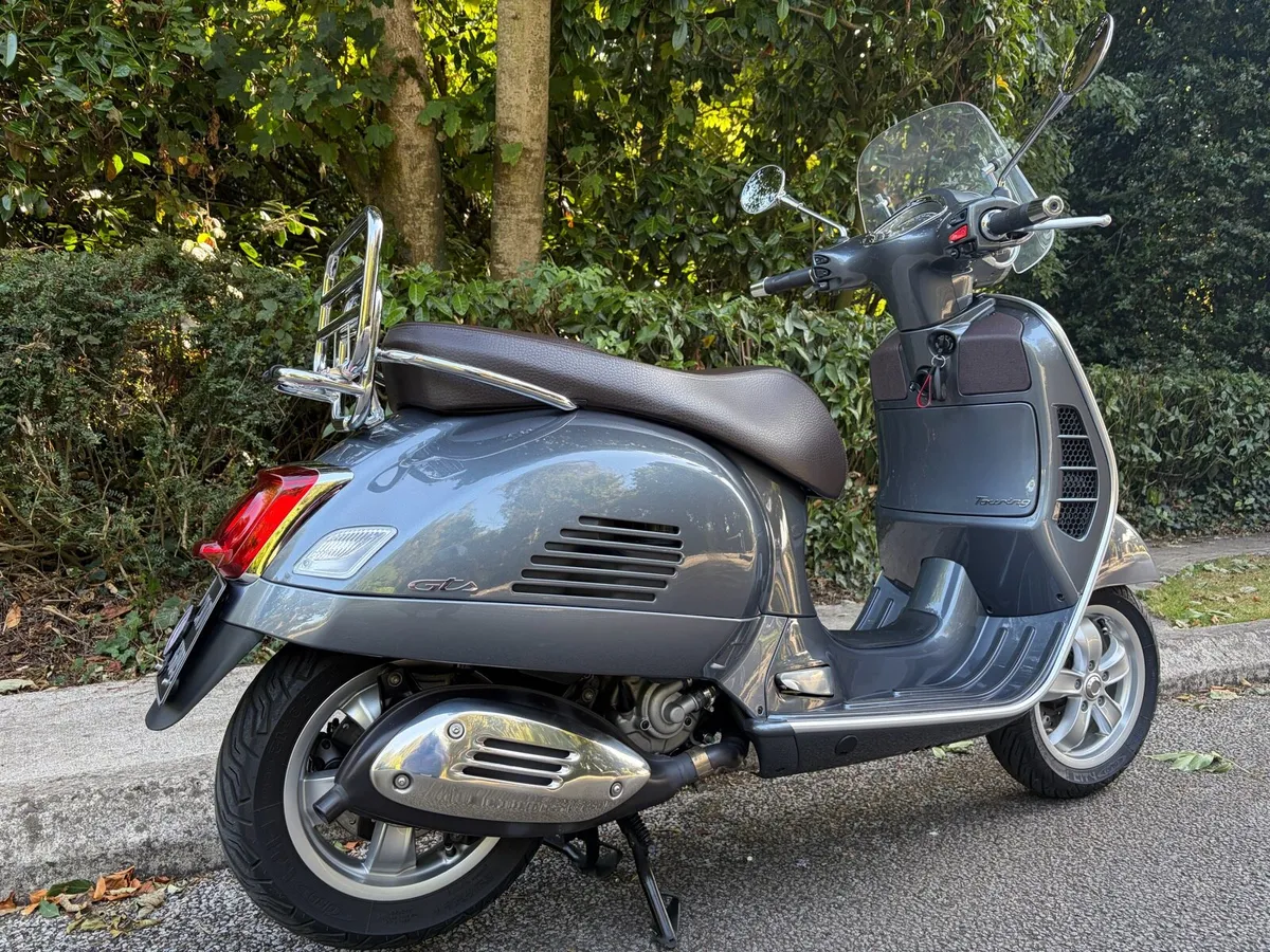 VESPA GTS300 TOURING - Image 3