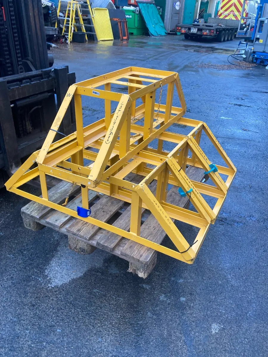 Cable Jacks Plinths for sale - Image 4