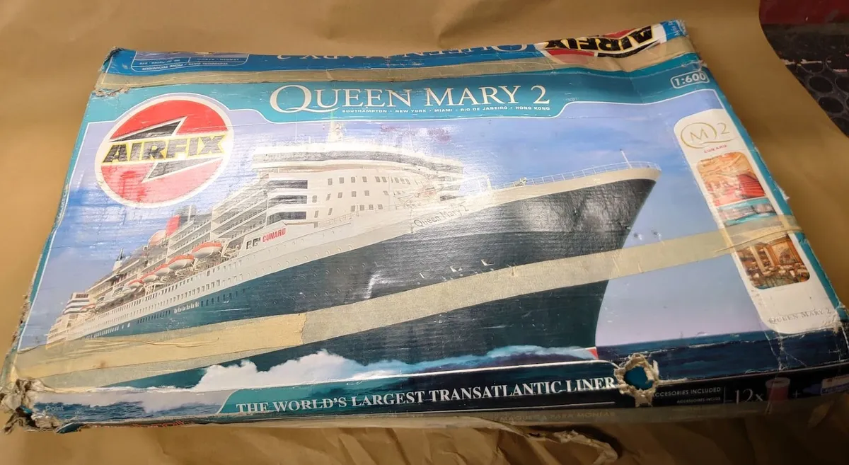 Airfix Queen Mary 2 Model Kit 1:600 Scale, - Image 1