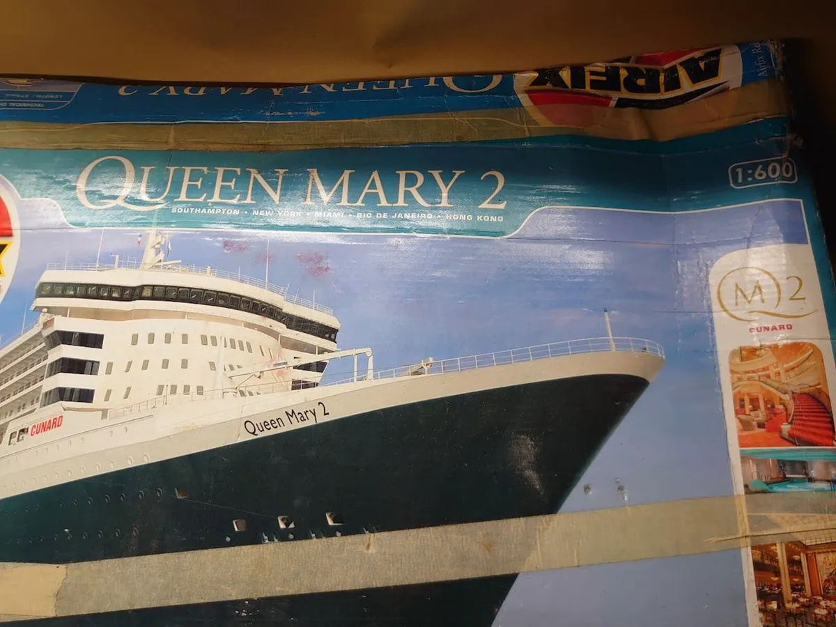 Airfix Queen Mary 2 Model Kit 1:600 Scale, - Image 3