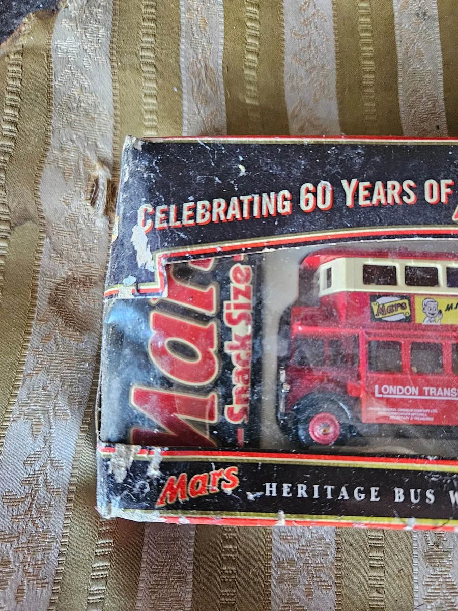 Vintage Lledo Mars Bar and Bus - Image 2