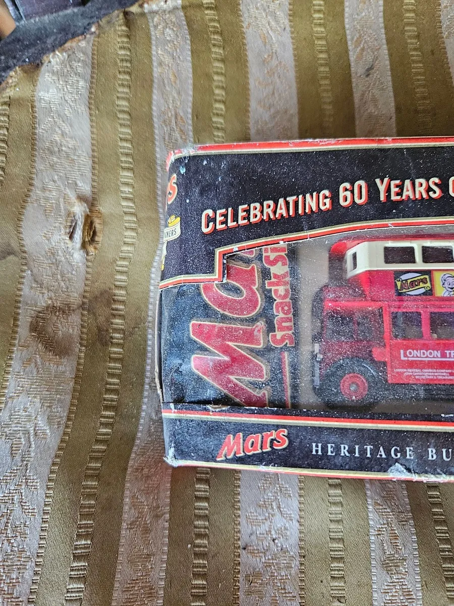 Vintage Lledo Mars Bar and Bus - Image 2