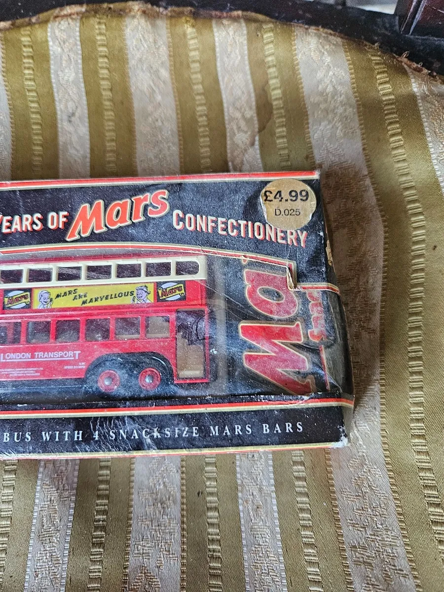 Vintage Lledo Mars Bar and Bus - Image 3