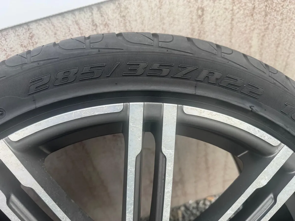 Porsche Cayenne 22” Alloy Wheels & Tyres - Image 1