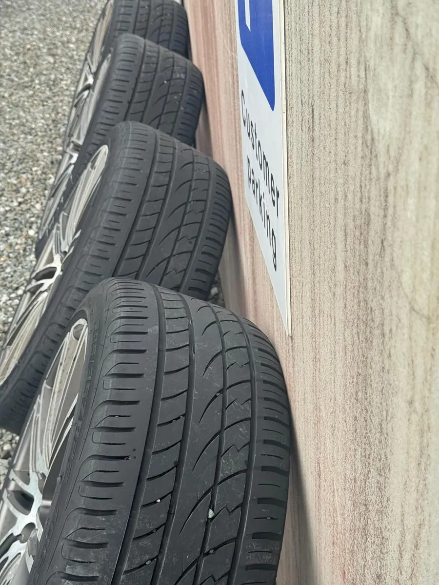 Porsche Cayenne 22” Alloy Wheels & Tyres - Image 3