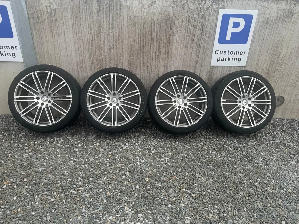 Porsche Cayenne 22” Alloy Wheels & Tyres - Image 4
