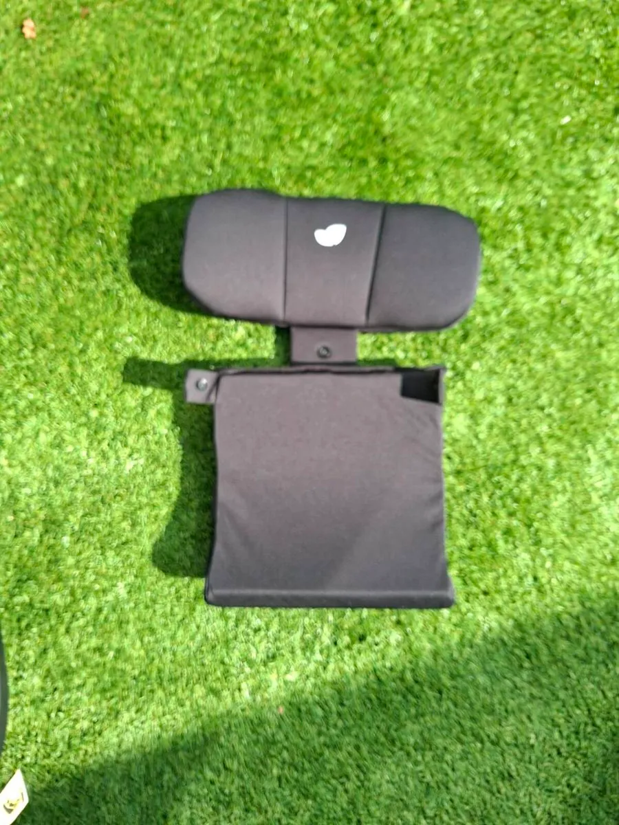 Joie ispin 360 car seat - Image 3