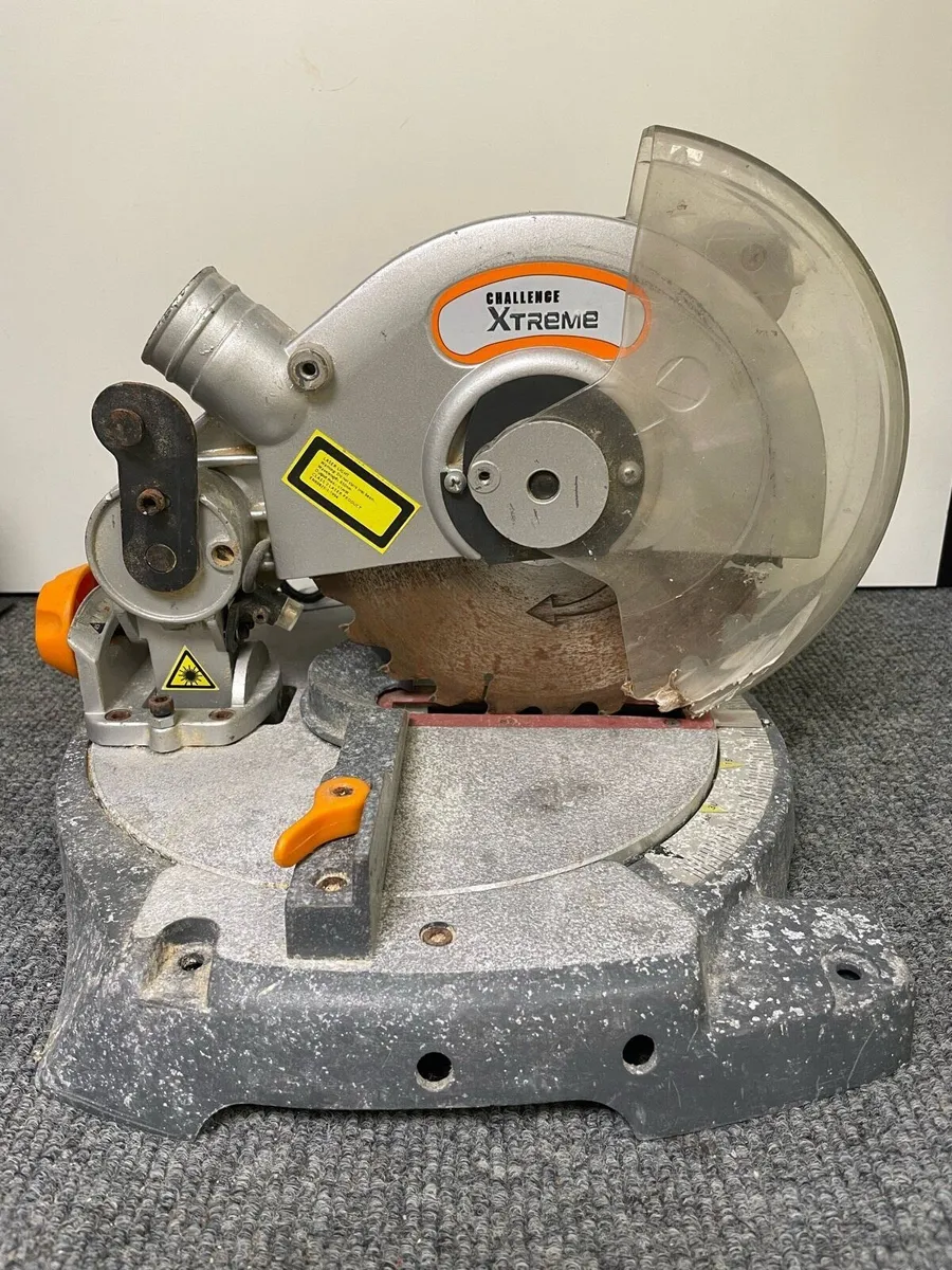 Compact chop saw - Image 1