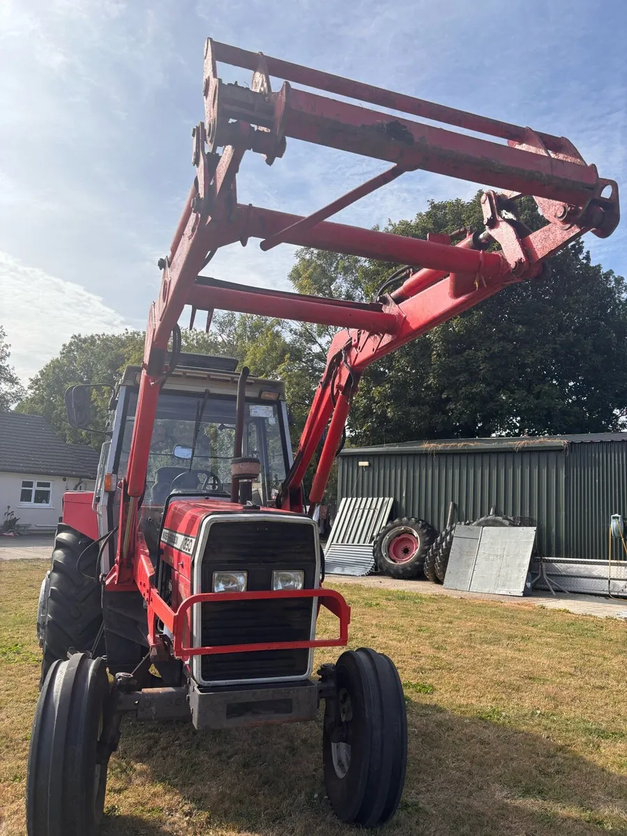 Massy Ferguson 390 with loader - Image 4