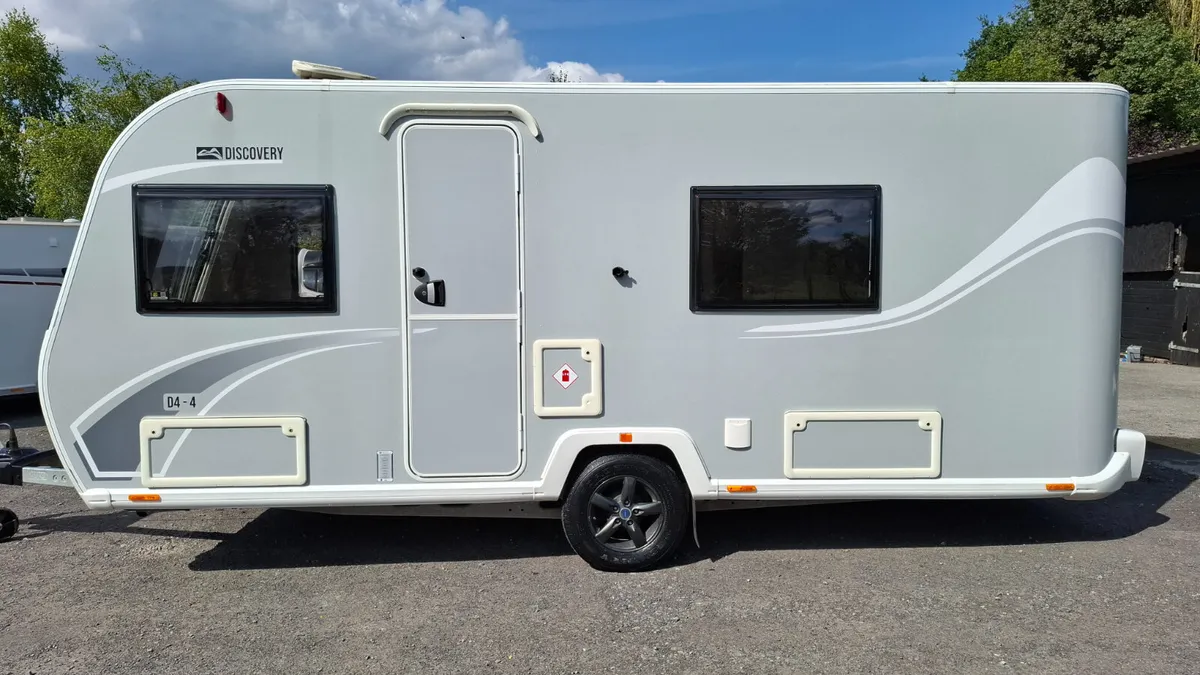 Bailey Discovery D4-4 Caravan - Image 1